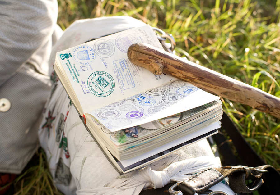 Aufgeschlagenes Buch mit Stempeln von der Bäckerwalz